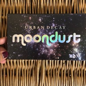 Urban decay moon dust pallet